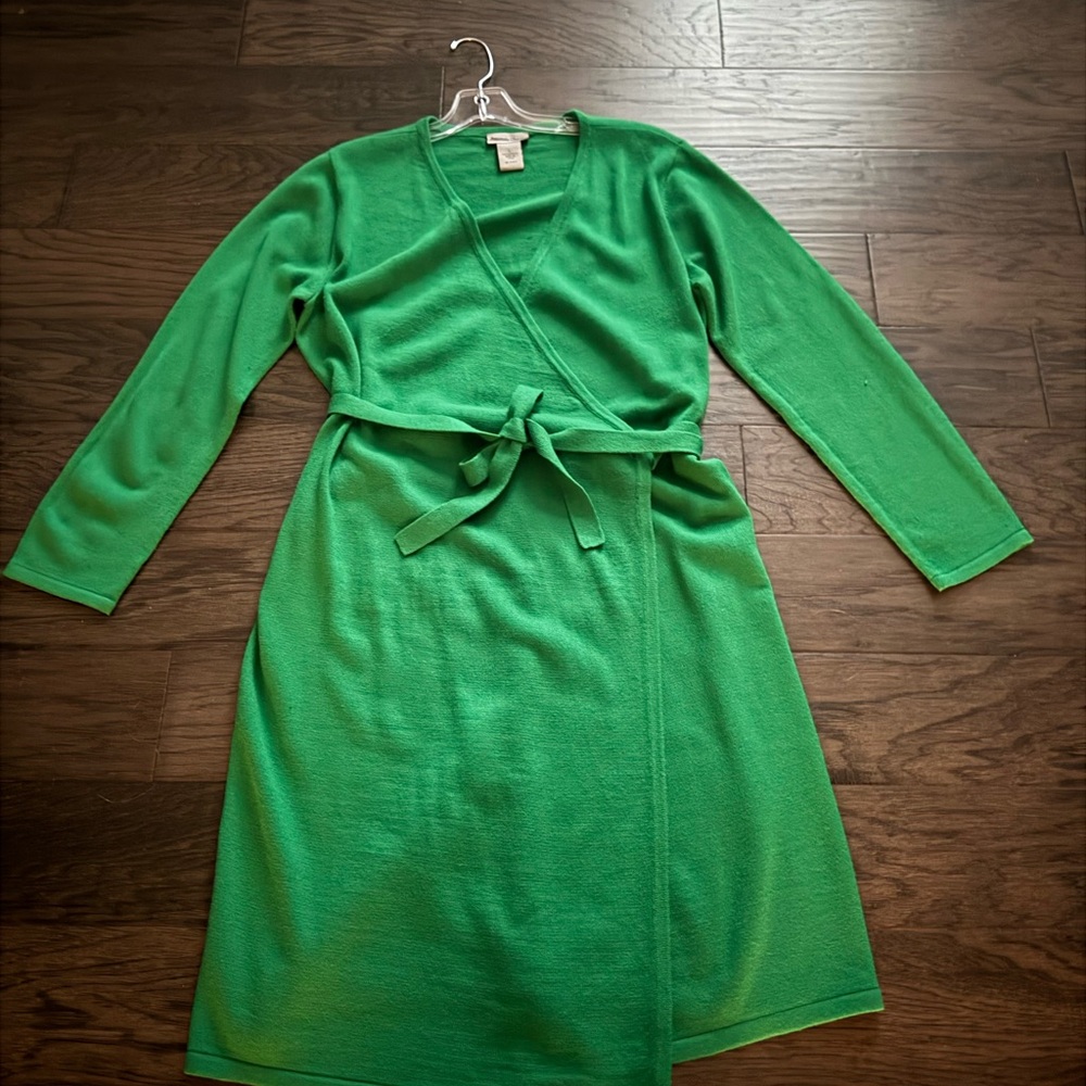 AMANDA CHARLES L/S Bright Green Knit Wrap Dress  Size Large